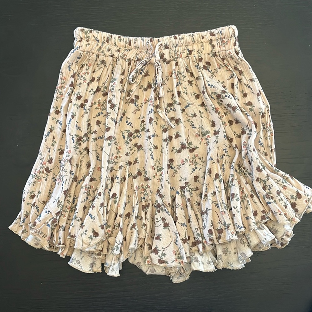 Tan Floral Skort!